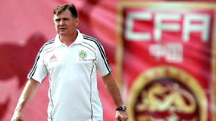 Telediario 1 - Camacho cumple un año y medio al frente de la selección de China