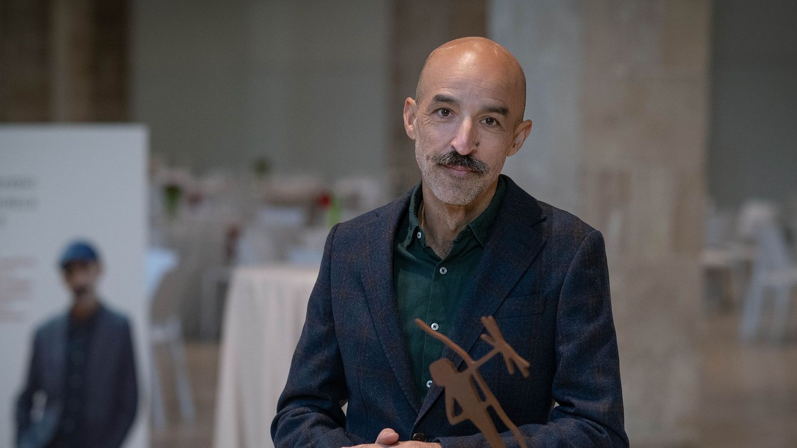 Jesús Carrasco publica 'Elogio de las manos' | Ver