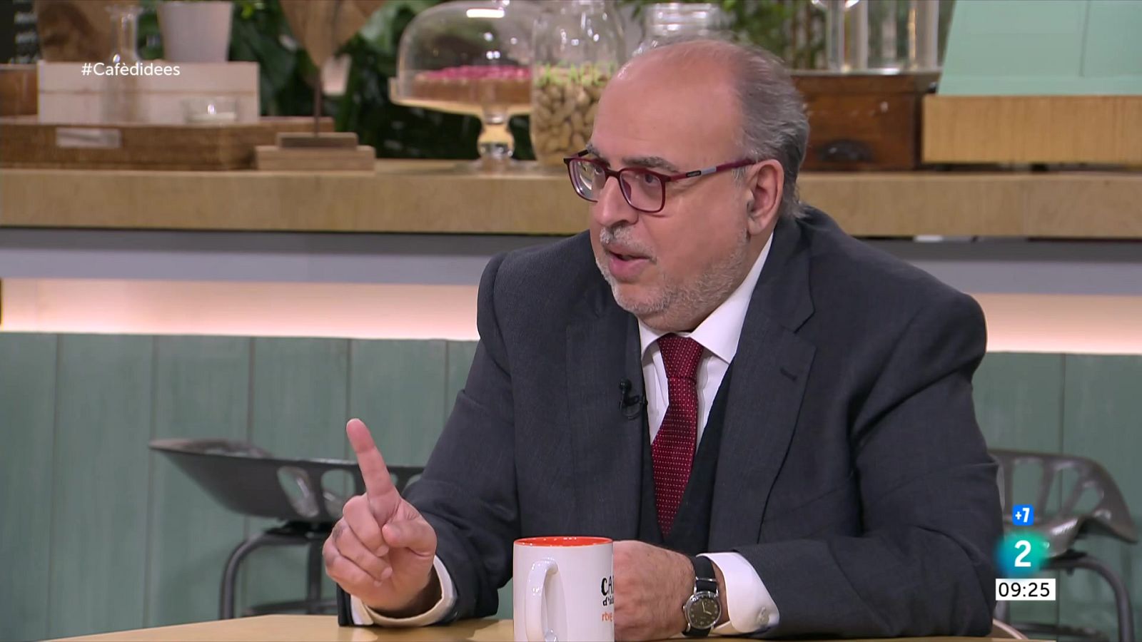 Enric Juliana presenta el llibre 'España: el pacto y la furia' - Cafè d'idees | Veure