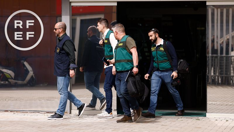 La UCO registra la RFEF por presuntos contratos irregulares | Ver