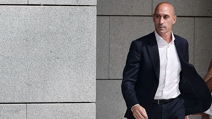 Informativo 24h - Luis Rubiales tiene intención de volver a España el 6 de abril, aunque podria hacer antes.