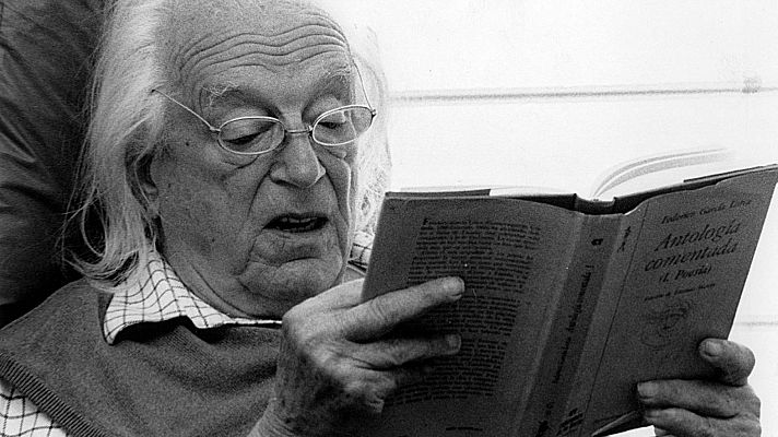 Telediario 2 - Las voces de la poesía: así recitaban Rafael Alberti a Gloria Fuertes