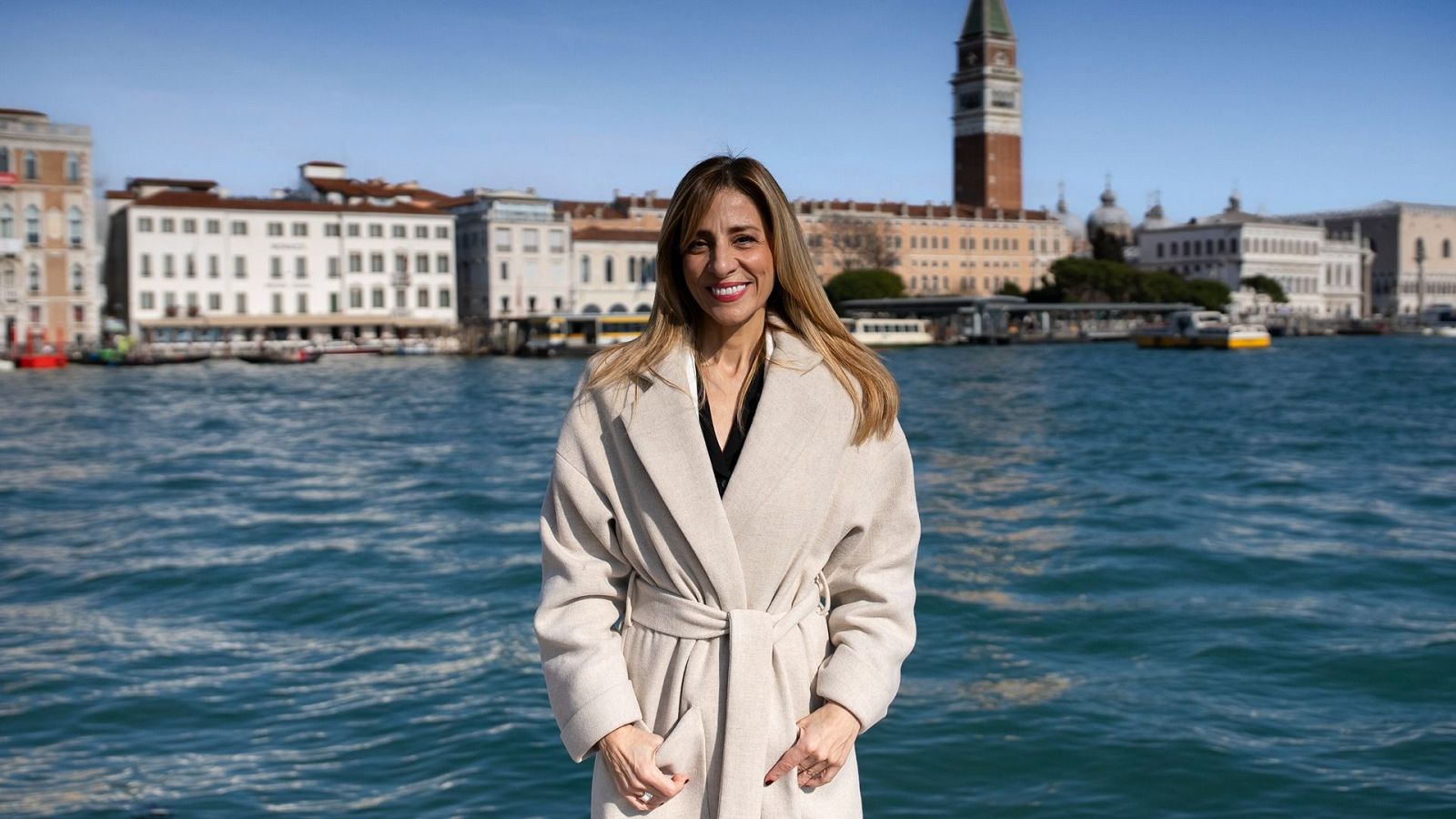 Venecia, protagonista de la novela de Reyes Monforte - Página Dos | Ver