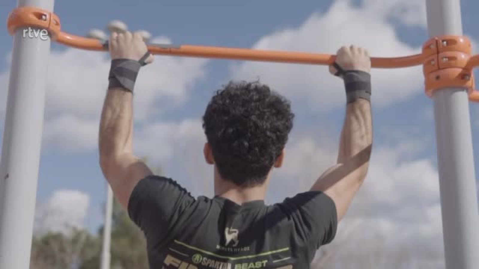 Adnan Almousa tiene un nuevo reto, 366 dominadas a final de año | Ver