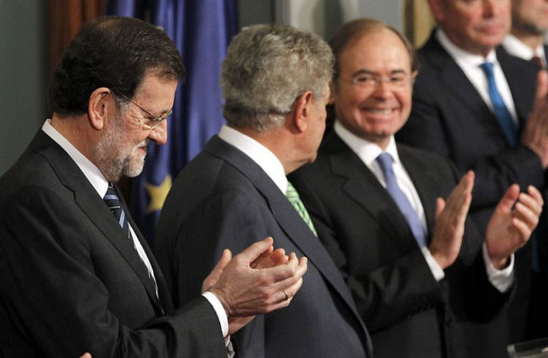 Telediario 1 en cuatro minutos - 06/12/12 | Ver