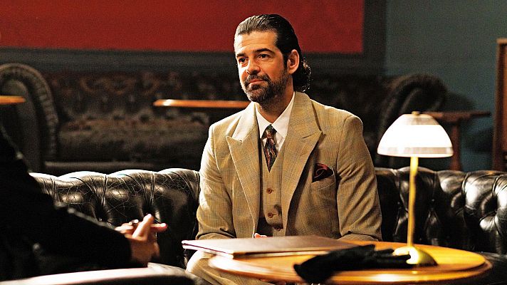 Salón de té La Moderna - Doña Carla entrevista a César Morel