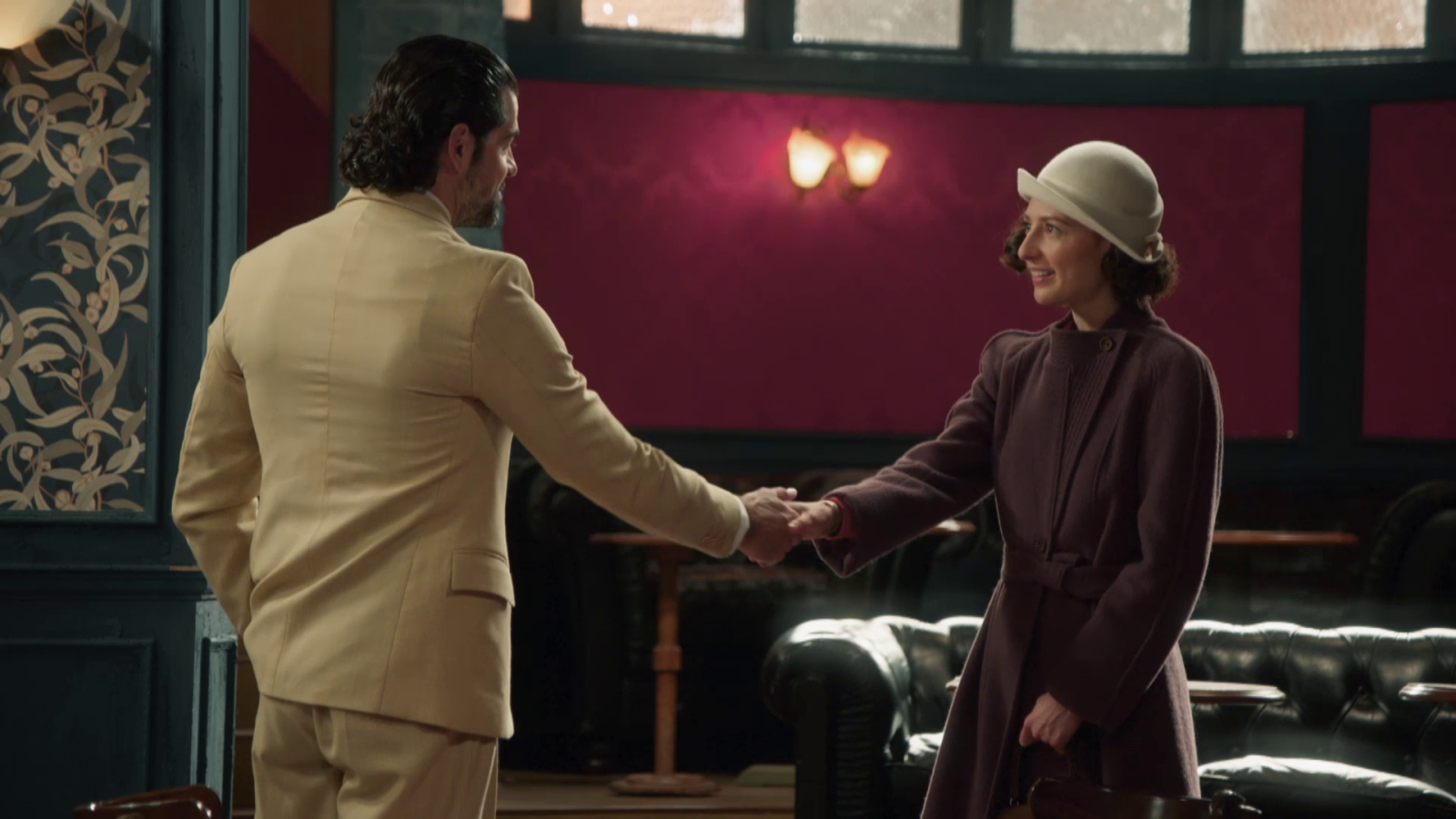 La Moderna: César contrata a Inés como camarera | Ver