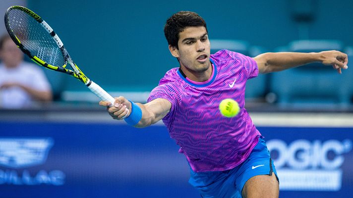 Telediario 1 - Carlos Alcaraz se mete en octavos de Miami tras vencer a Monfils