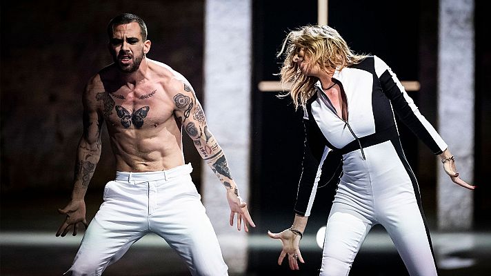  - Nick y Sabrina, sentimiento con "Human"