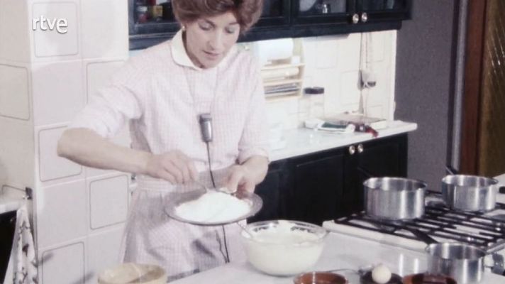 Arxiu TVE Catalunya - Montserrat Seguí ens ensenya fer una mona de Pasqua