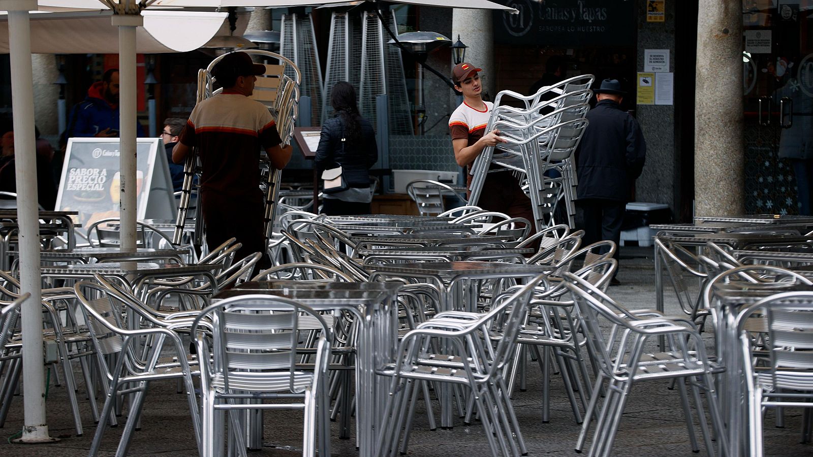 El mal tiempo nubla las previsiones para la hostelería en Semana Santa | Ver
