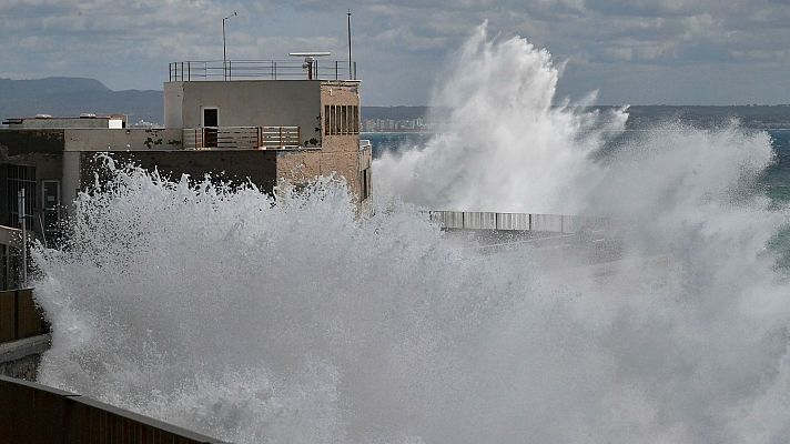Telediario 1 - La borrasca Nelson obliga a extremar las precauciones en Semana Santa