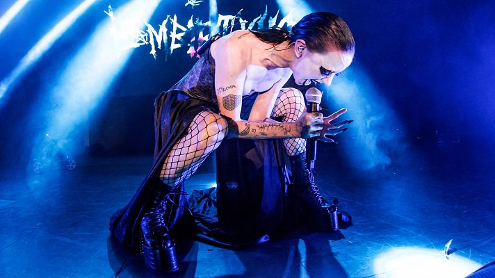 Eurovisión - Bambie Thug (Irlanda) canta "Doomsday Blue"