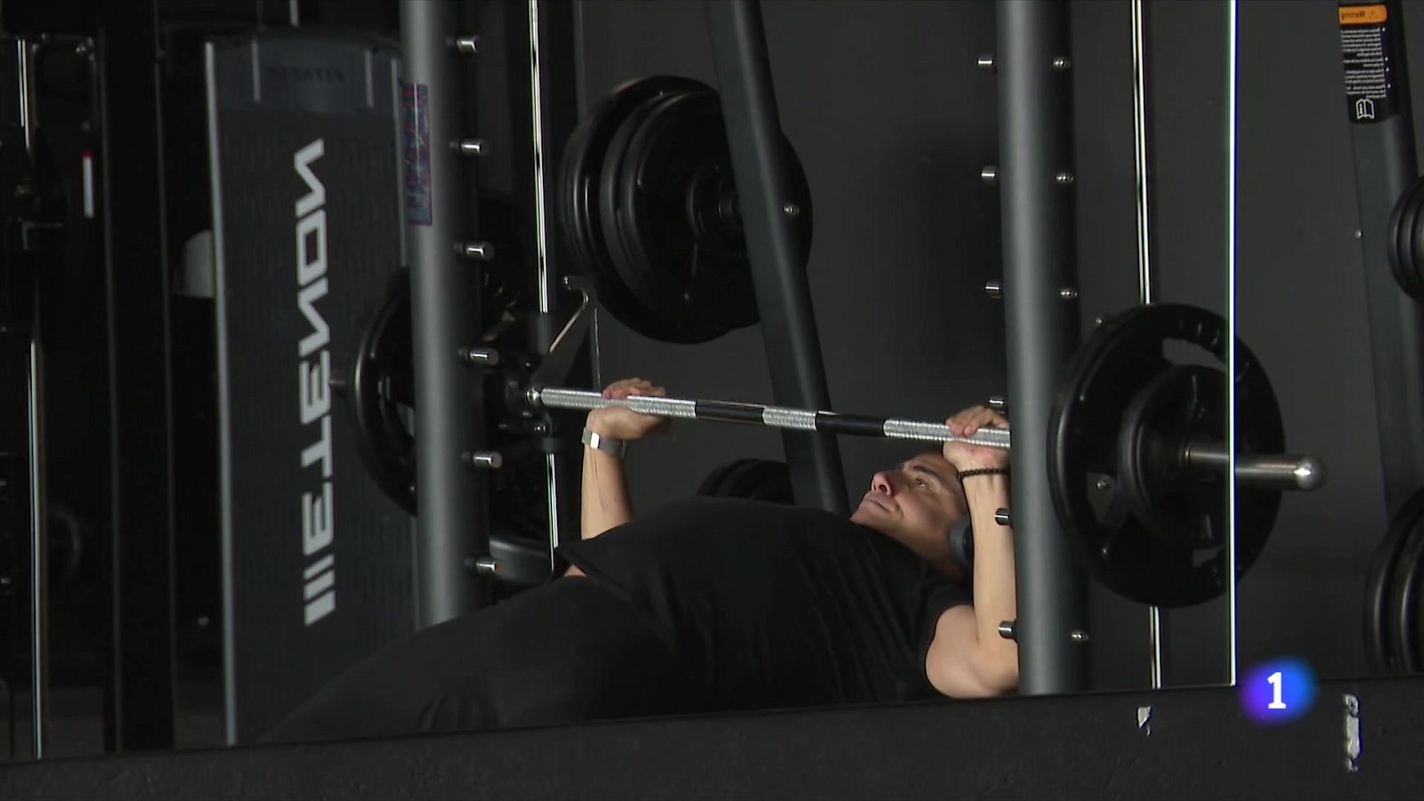 Alerten del risc de consumir esteroides anabolitzants sense supervisió mèdica - L'Informatiu | Veure