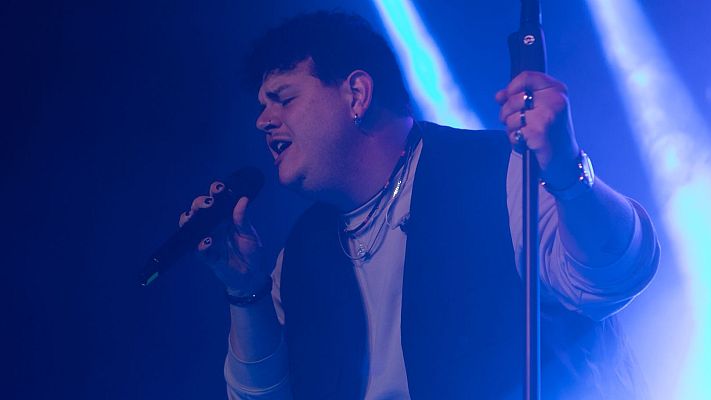 Eurovisión - Isaak (Alemania) canta "Always On The Run"