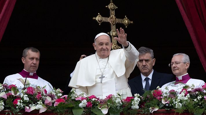 Telediario Fin de Semana - El papa pide en el tradicional mensaje 'Urbi et Orbi' que se detengan los "vientos de guerra"