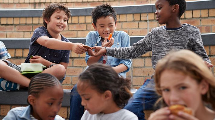 Telediario Fin de Semana - Talleres en las escuelas para prevenir casos de anorexia y bulimia