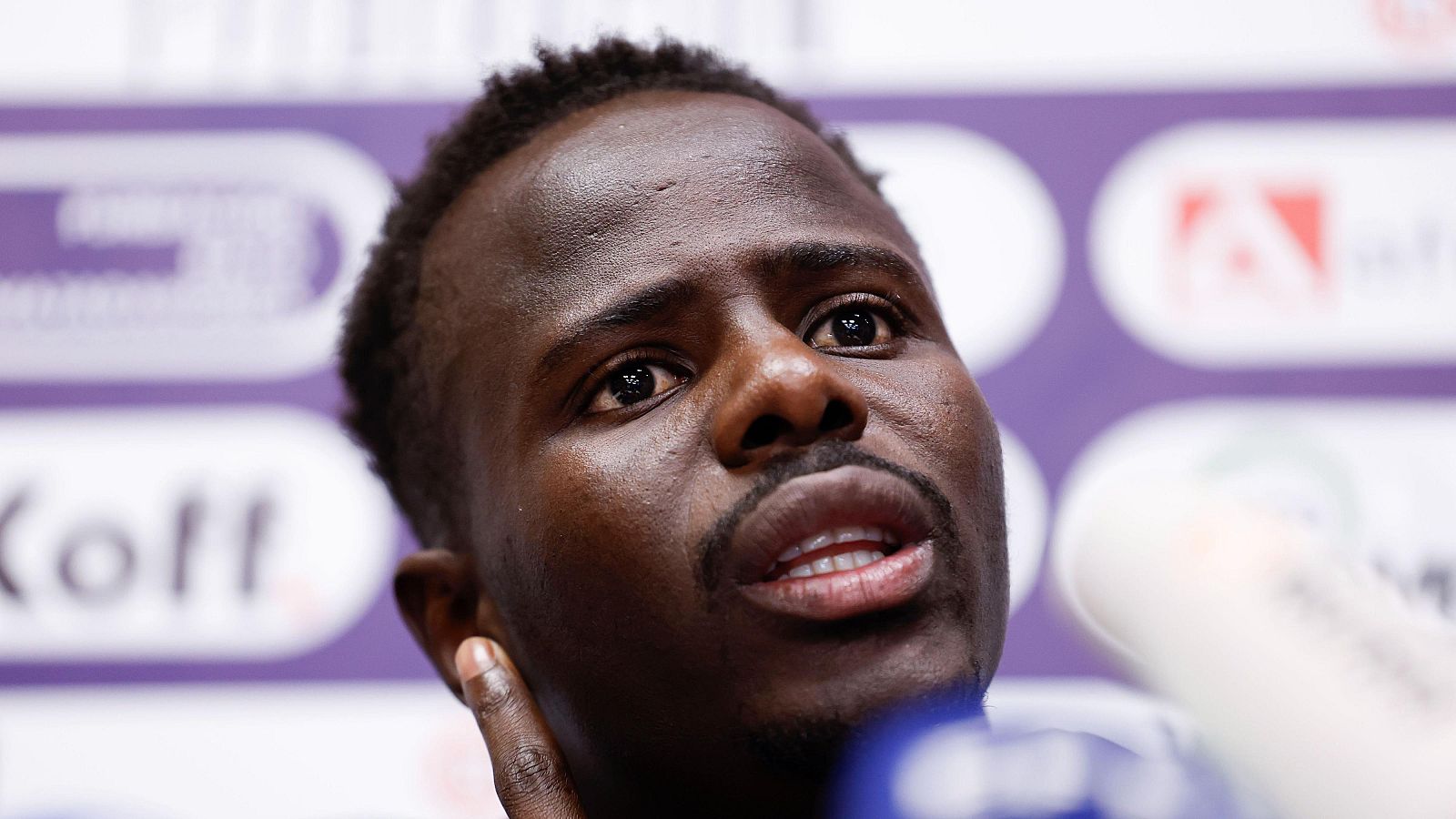 Cheikh Sarr se siente la víctima de los insultos racistas - Fútbol | Ver