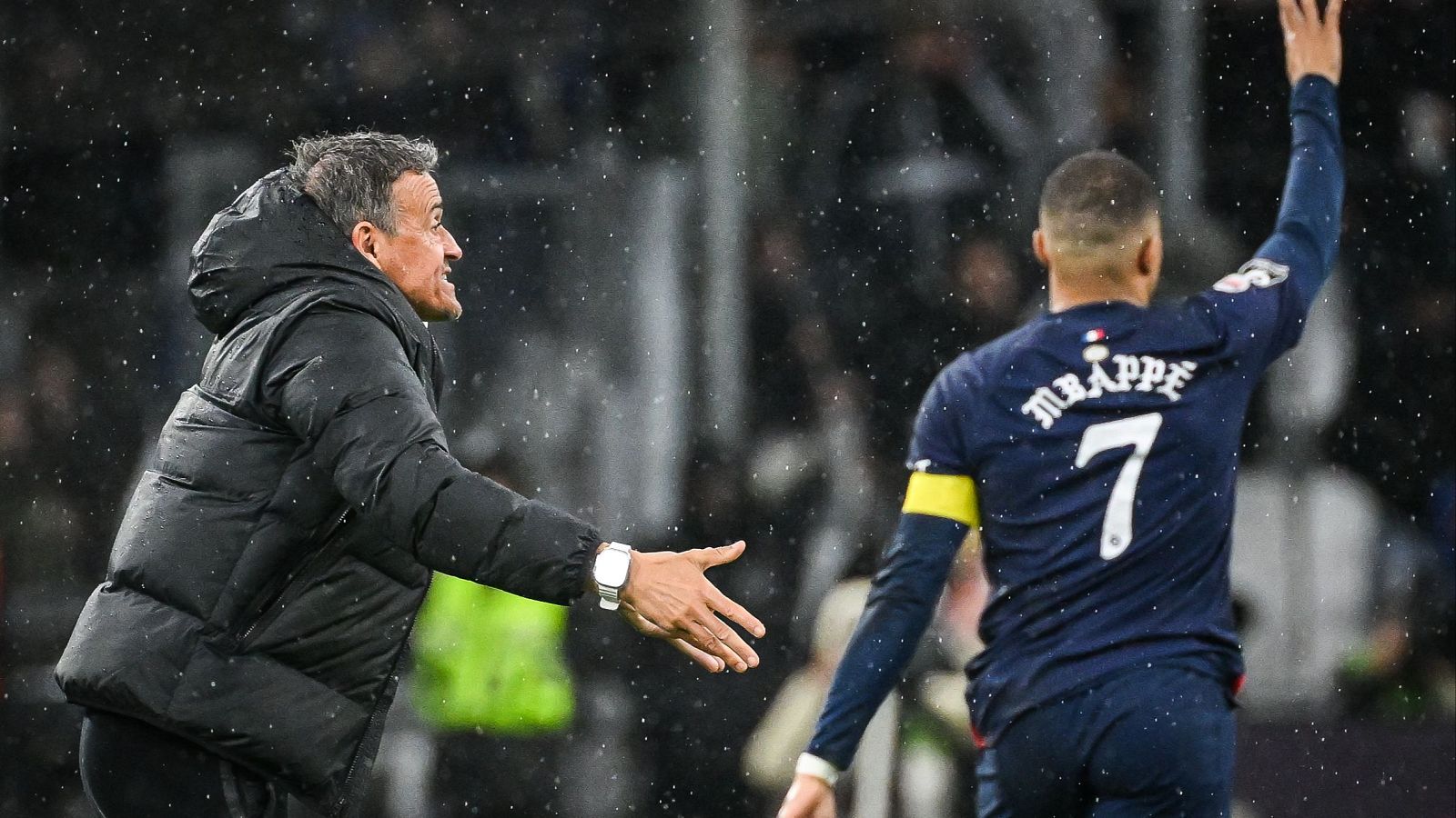 Luis Enrique, cansado de que le pregunten por Mbappé | Ver