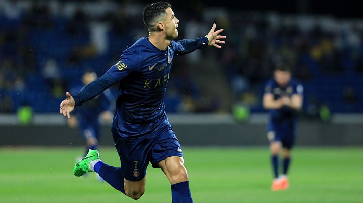 Fútbol - Cristiano Ronaldo marca el 65º hat-trick de su carrera