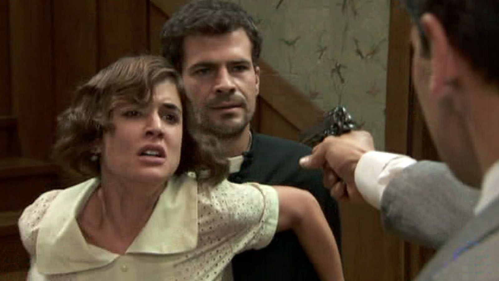 La señora - "¡Suéltala!"