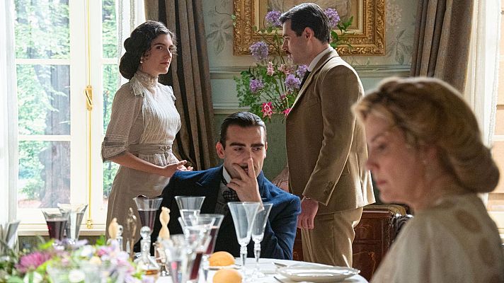 La promesa - La Promesa: La confesión de Manuel ante toda la familia