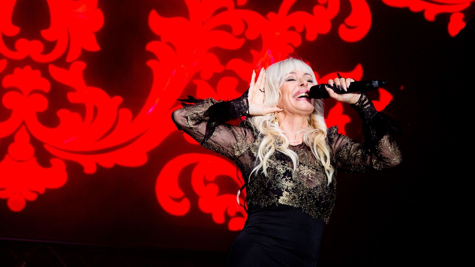 BCN Eurovision Party 2024: Nebulossa (España) canta "ZORRA" | Ver