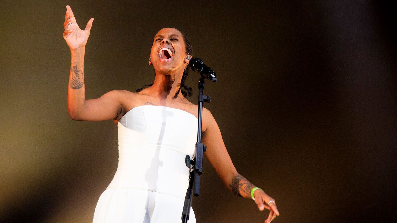 BCN Eurovision Party 2024: Saba (Dinamarca) canta "Sand" | Ver