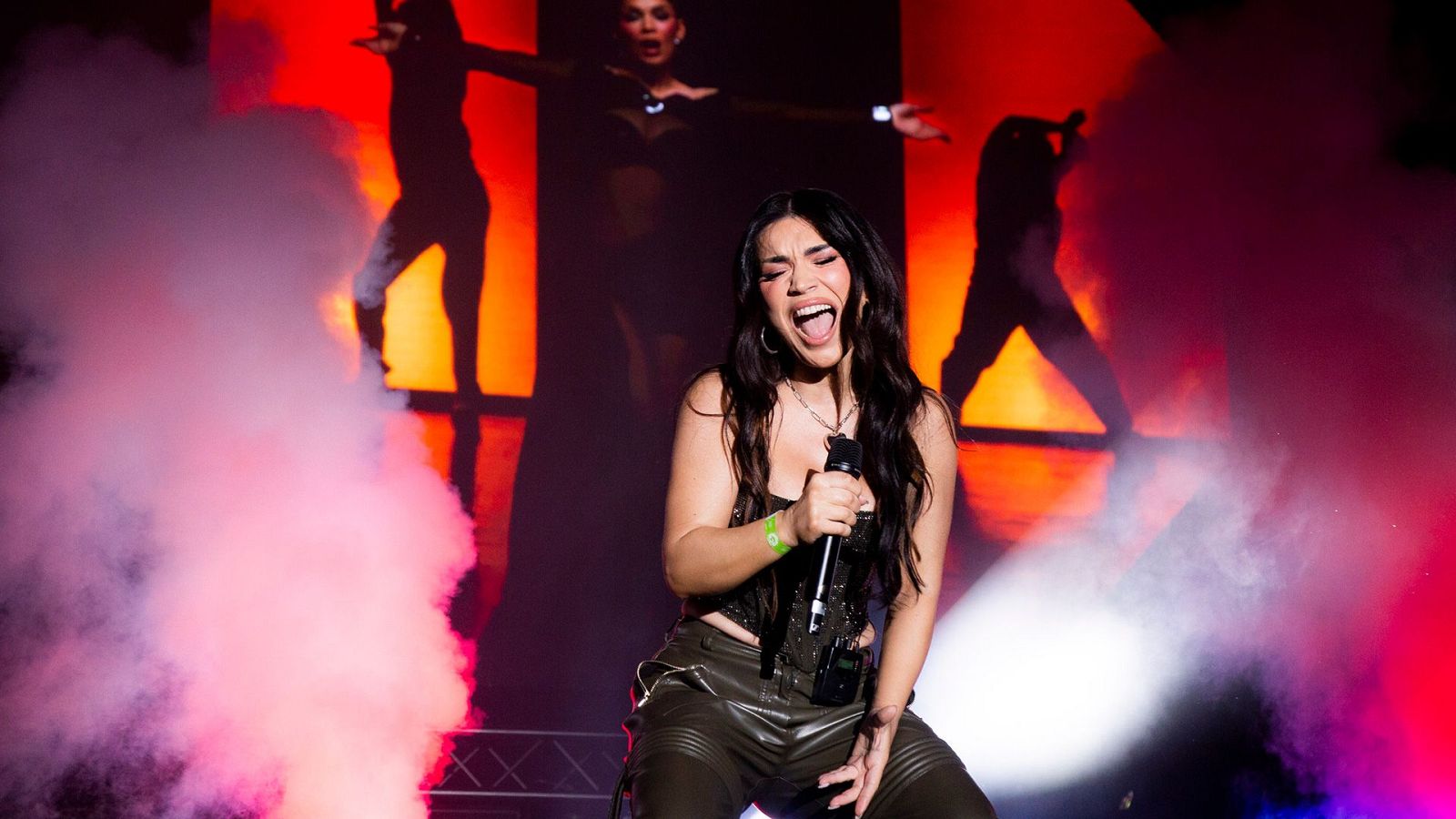 BCN Eurovision Party 2024: BESA (Albania) canta "Titan" | Ver