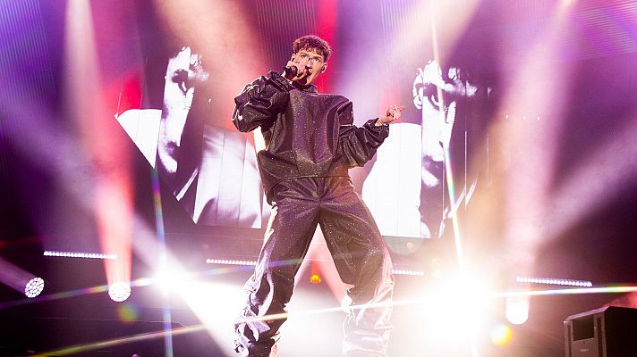 Eurovisión - Silvester Belt (Lituania) canta "Luktelk"