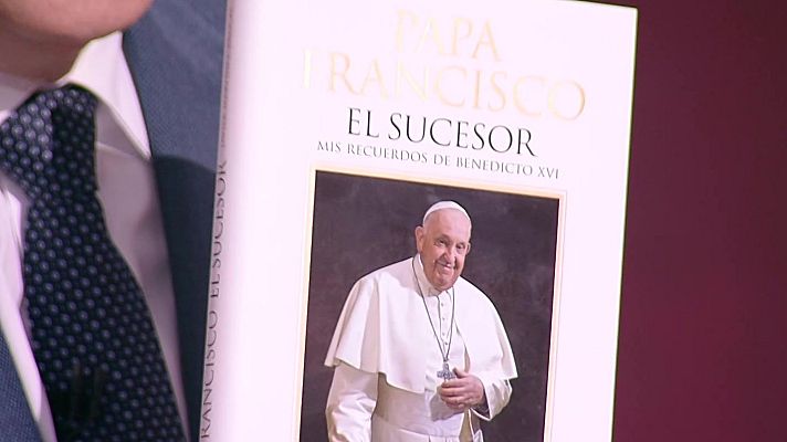 La noche en 24h - Entrevista a Javier Martínez Brocal, autor de "Papa Francisco, el sucesor": "Está interesado en que se hable de todo"