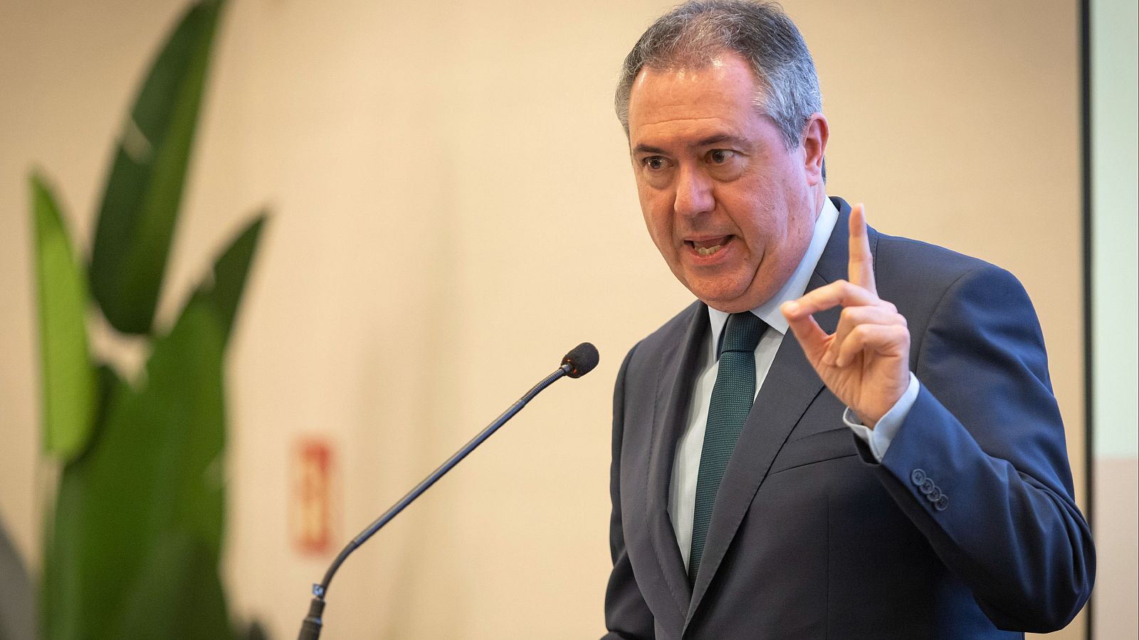 Espadas acusa al PP de utilizar el Senado "de forma partidista" - La hora de La 1 | Ver