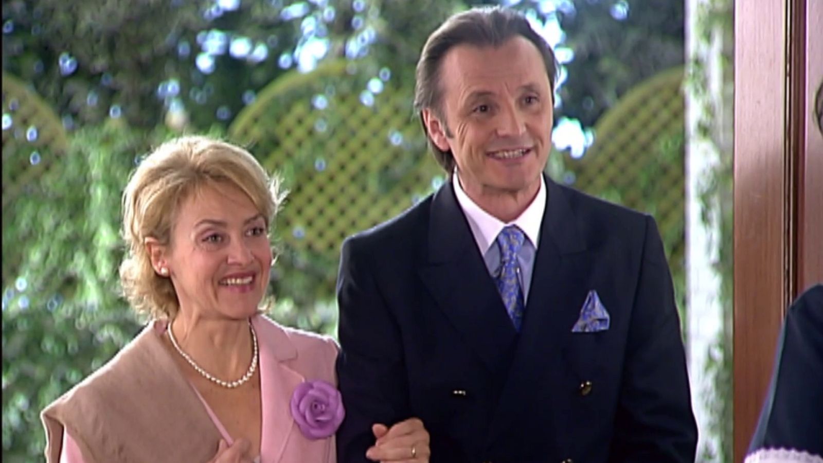 Ana y los siete - Temporada 5 - Episodio 1: Vienen a por María - Ver ahora