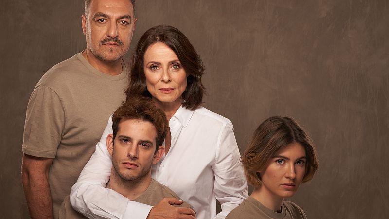 Aitana Sánchez-Gijón es "una mujer estafada por la vida" en 'La madre' | Ver