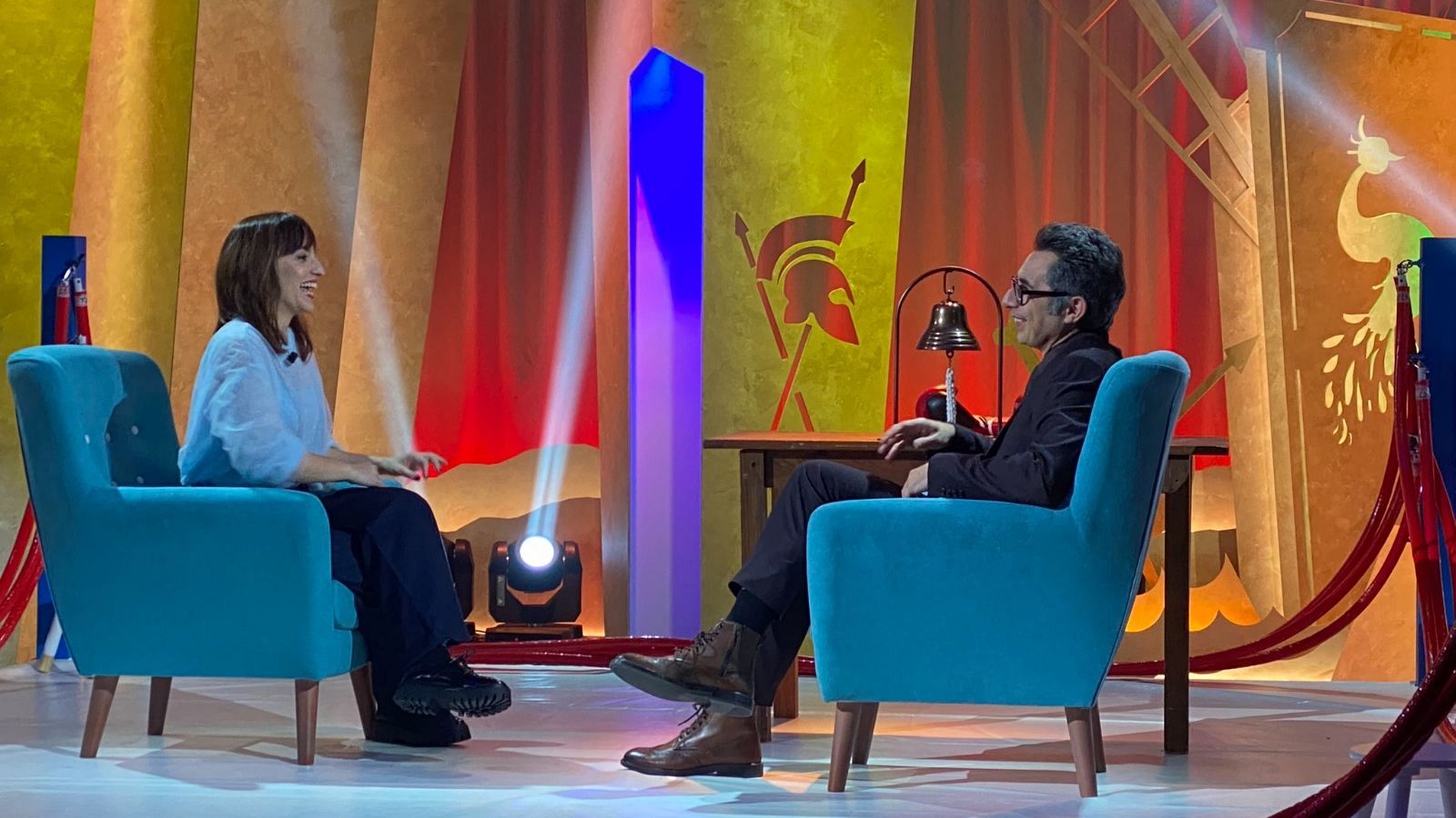 Marta Jiménez, El Duelo: Guerra y Paz vs los Episodios nacionales - Ovejas eléctricas | Ver