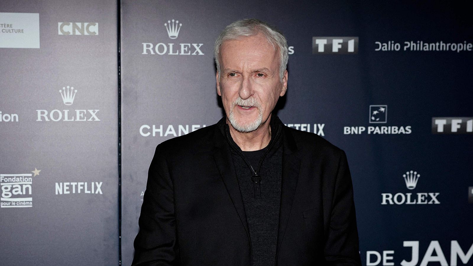 James Cameron, la evolución del cineasta como artista llega a París | Ver