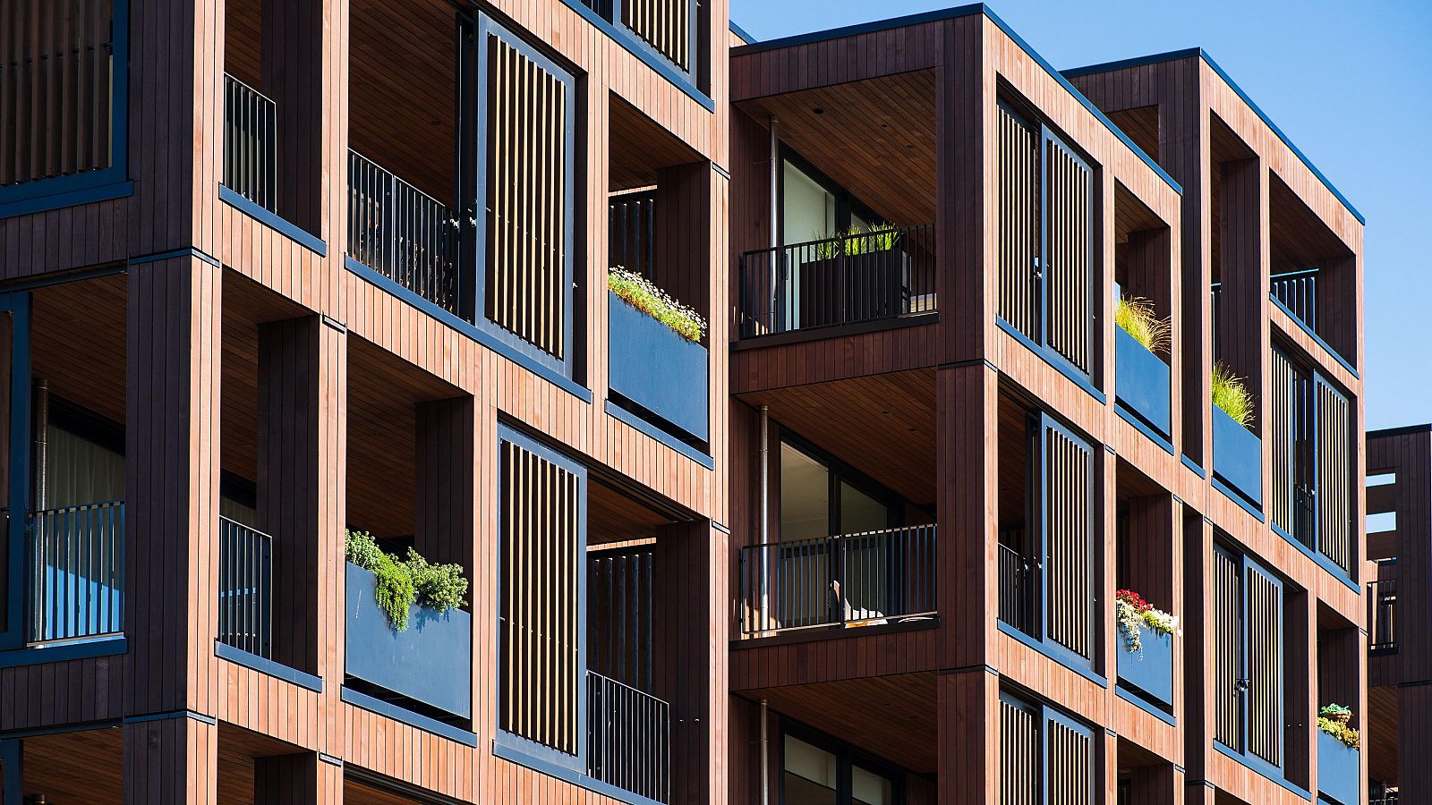 El Gobierno anuncia el fin de las 'golden visa' para conseguir el permiso de residencia por comprar vivienda | Ver