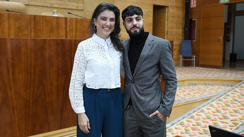 La Asamblea de Madrid ovaciona al diputado gitano Samuel Escudero | Ver
