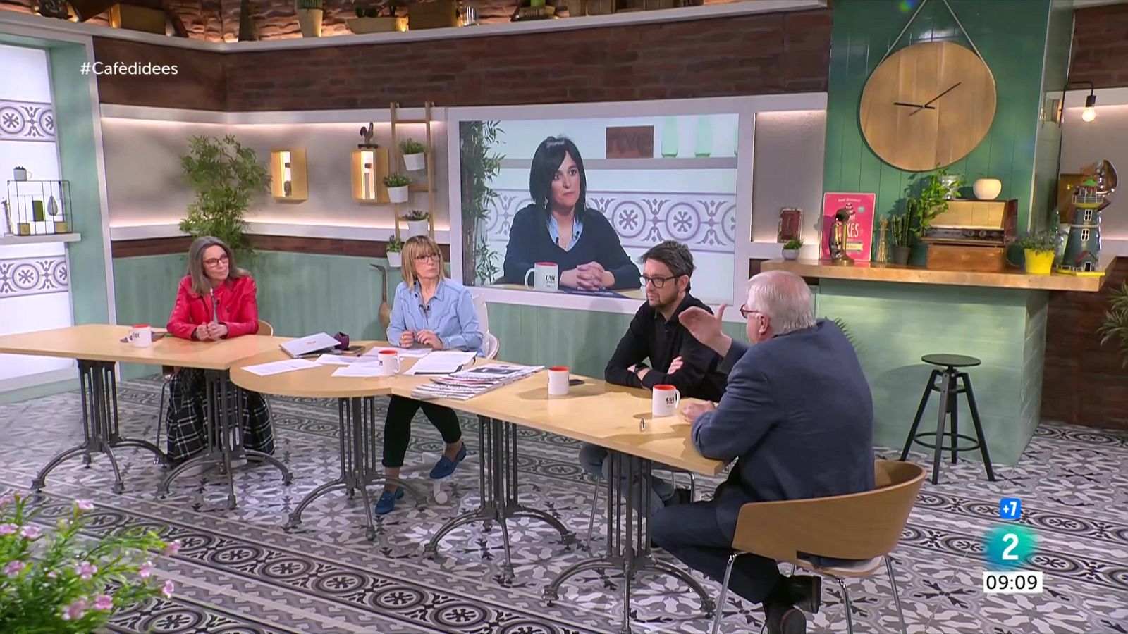 Gemma Nierga entrevista a Sílvia Orriols. Analitzem el model de la cadena de restaurants que celebra la convenció a Barcelona. I parlem de la setmana de la moda