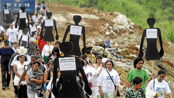 Telediario 1 - Colombia reclama los cuerpos de los muertos en la operación Orión una década después