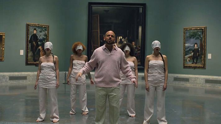 Telediario 1 - Residente y Silvia Pérez Cruz presentan una versión de ‘313’ rodeados de obras maestras de la pintura