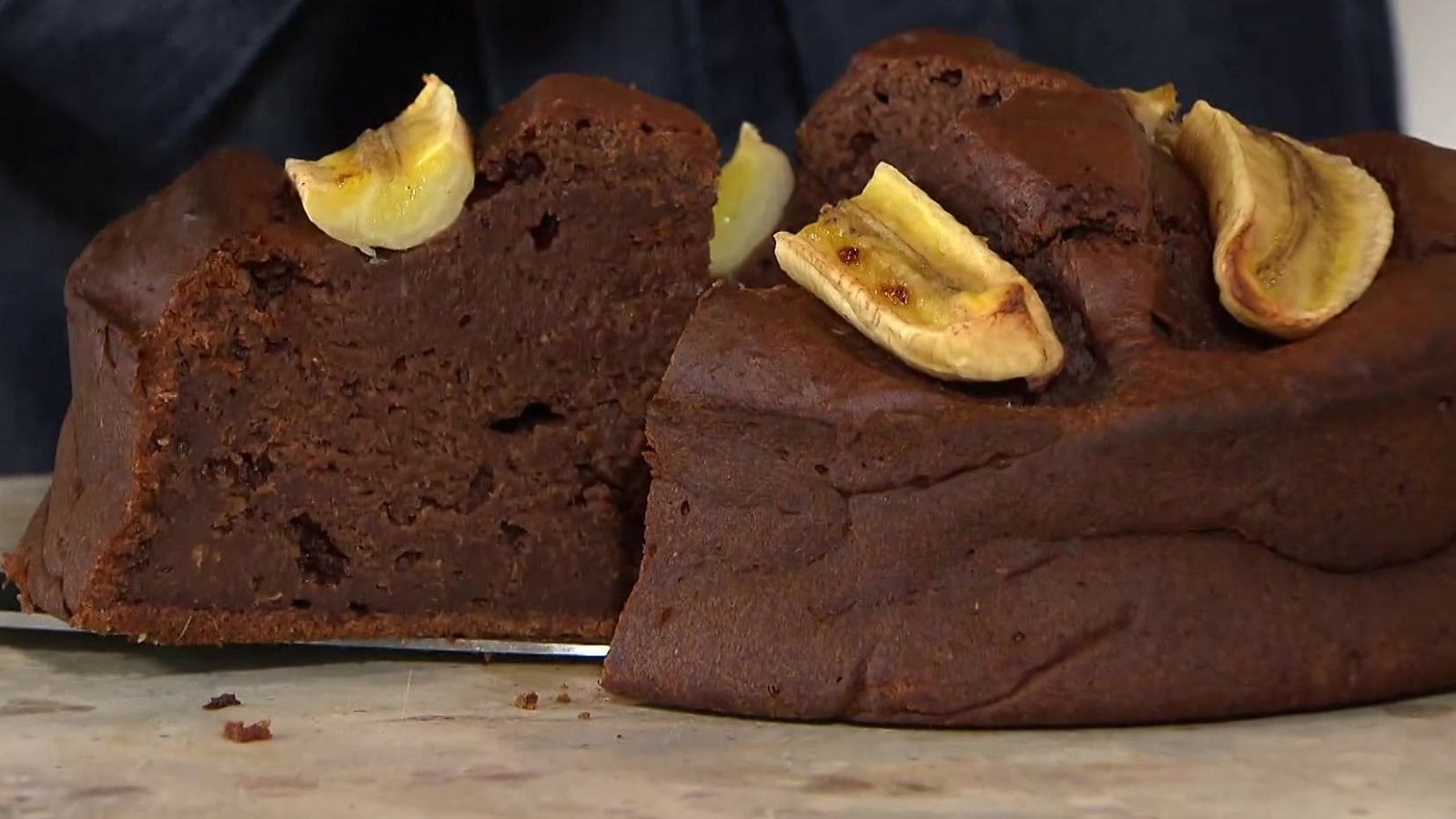 Bizcocho de plátano de la chef y nutricionista Marta Verona - Saber vivir | Ver