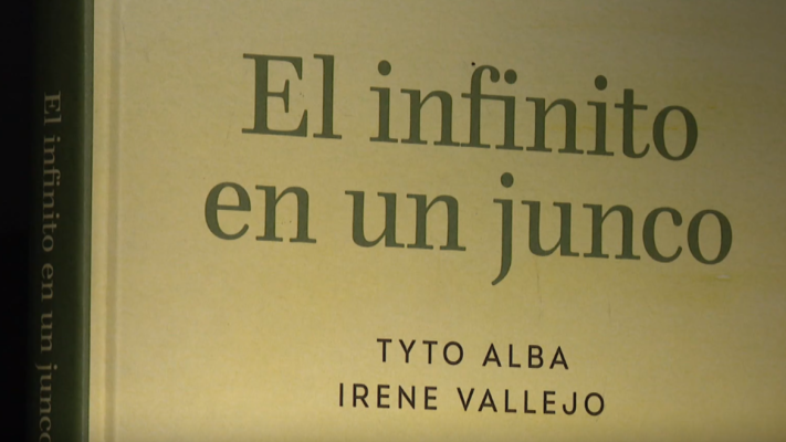 Telediario 1 - El ilustrador Tyto Alba traduce el ensayo de Irene Vallejo, 'El infinito del junco', al cómic