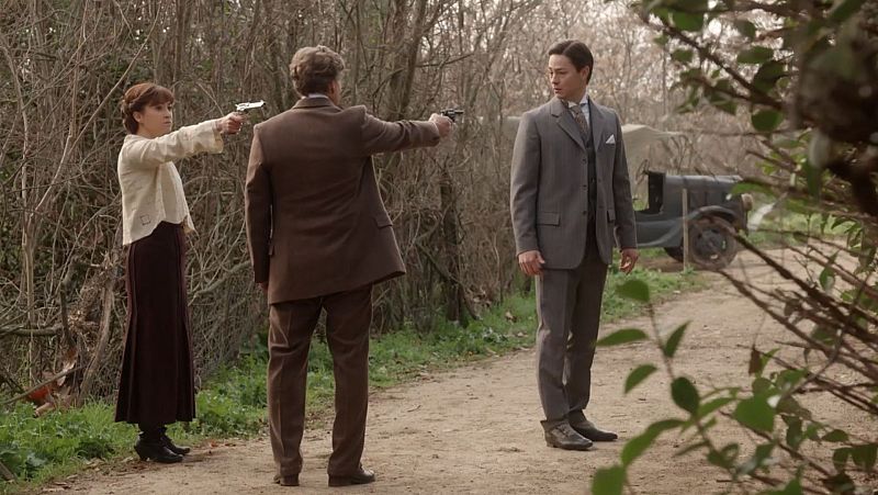 La Promesa: Catalina empuña un arma para salvar a Pelayo - La promesa | Ver