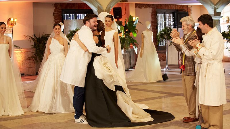 Ángel consigue la segunda bata de duelista de Maestros de la Costura