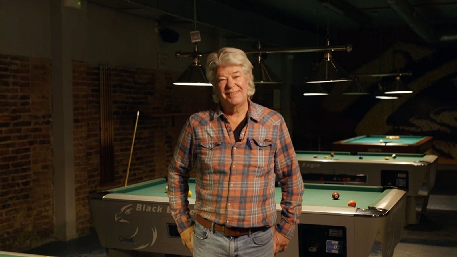 Chris Offutt publica 'La ley de los cerros' - Página Dos | Ver