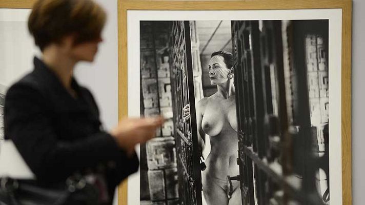 Informativo 24h - Exposición de Helmut Newton