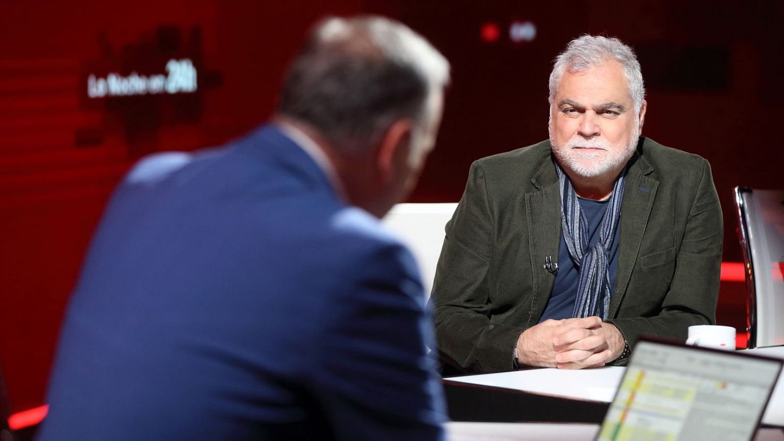 Zambrano ('El Salto'): "Ser una persona sin papeles es llevar un cartel que diga 'Haz conmigo lo que te dé la gana'" - La noche en 24h | Ver