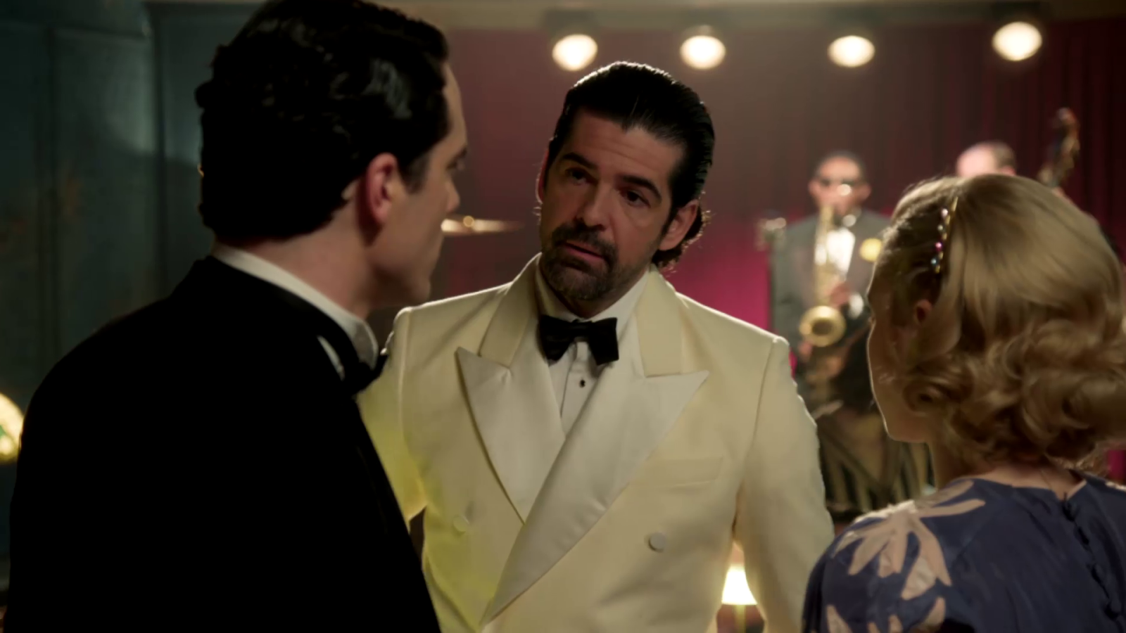 La Moderna: César defiende a Laurita de Juan Pedro Galán | Ver