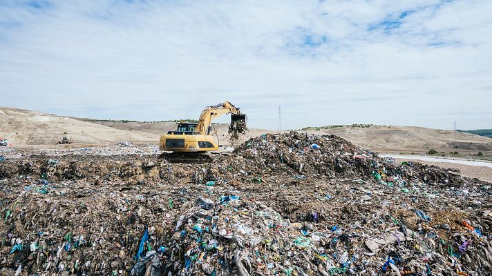 Telediario 2 - Tráfico de residuos en España, el negocio de los vertidos ilegales